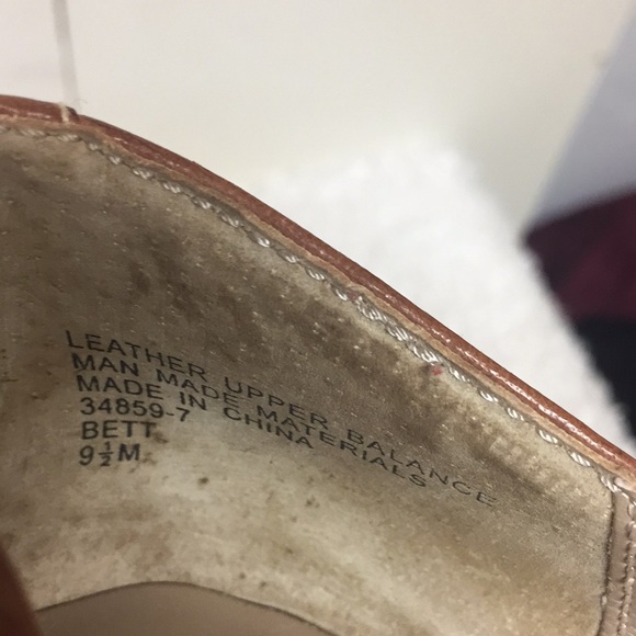 Nickels brown leather pumps. - Picture 7 of 7